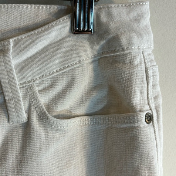 NOT YOUR DAUGHTER’S JEANS NYDJ Sz 6 Jeans Flower Cut Outs Hem Straight Leg - Picture 4 of 11